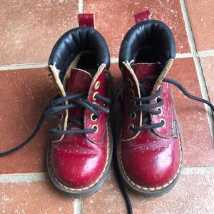 Dr. Martin TODDLER boots. Size 5 I think...